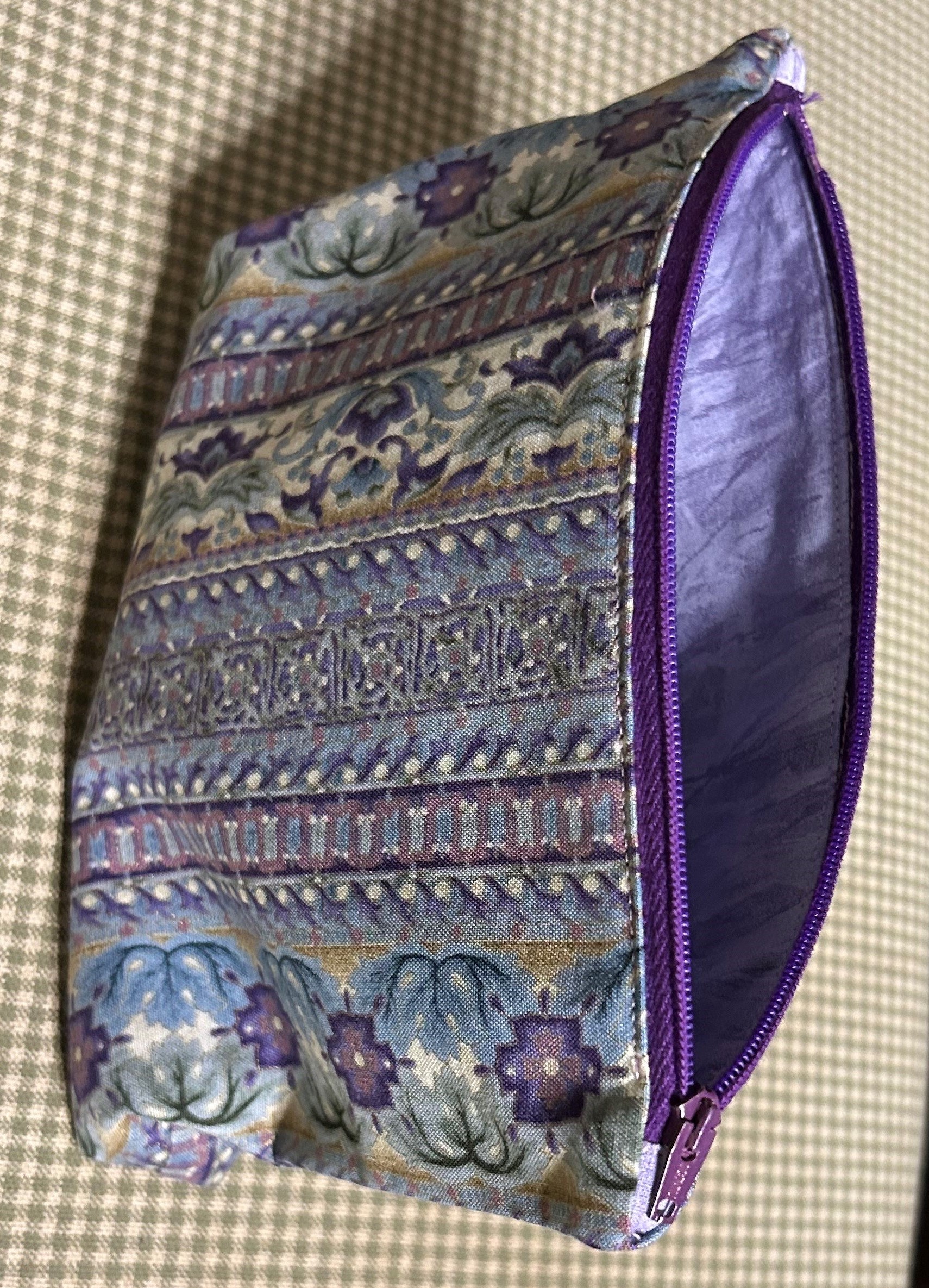 zippered make up bag